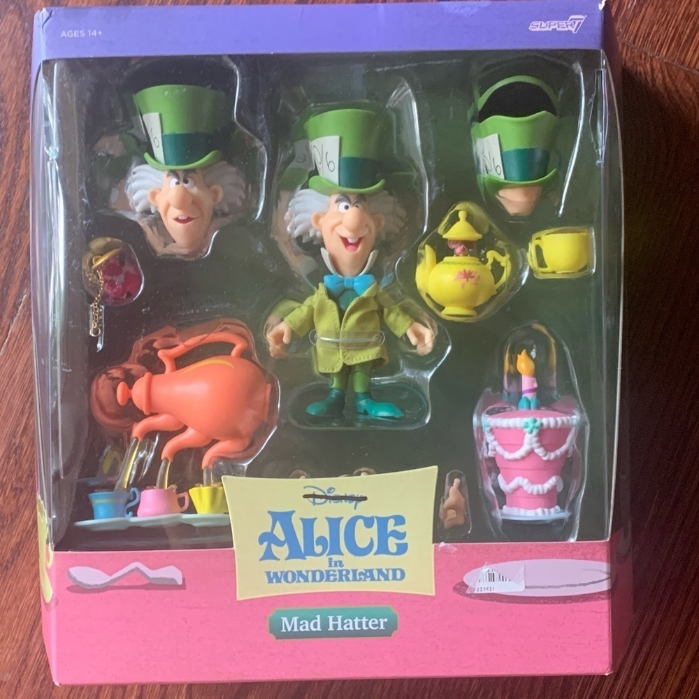 Super7 Disney Alice in Wonderland Mad Hatter Toy Set - Green and Yellow NIB